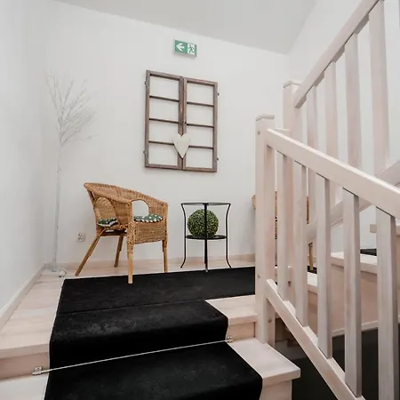 Zielone Wzgorze Oda ve Kahvaltı 3*